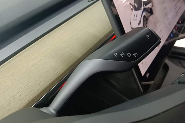 Used Tesla Model Y 2022 Revised Version Rear-Wheel Drive Gear Lever