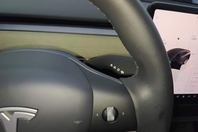 Used Tesla Model Y 2022 Revised Version Rear-Wheel Drive Gear Lever