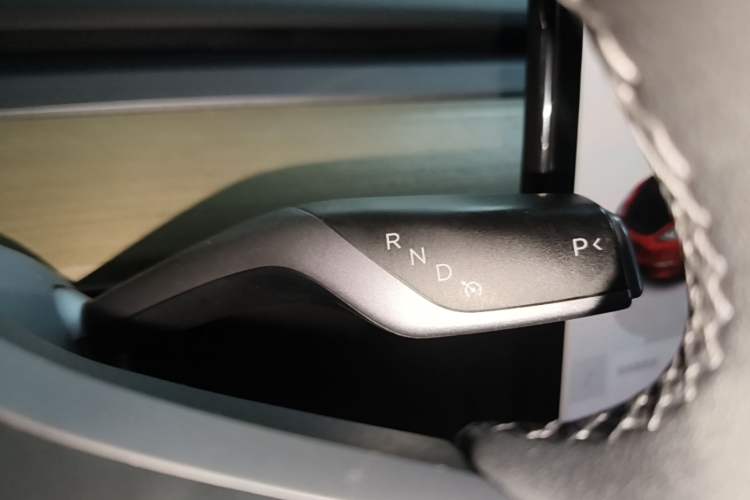 Used Tesla Model Y 2022 Revised Version Rear-Wheel Drive Gear Lever