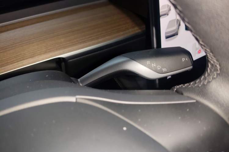 Used Tesla Model Y 2022 Performance High-Performance All-Wheel-Drive Version Gear Lever