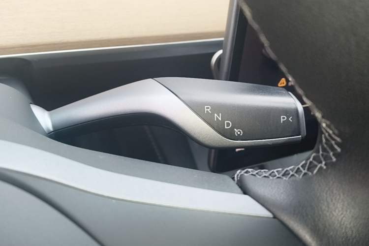 Used Tesla Model Y 2022 Long-Range All-Wheel-Drive Version Gear Lever