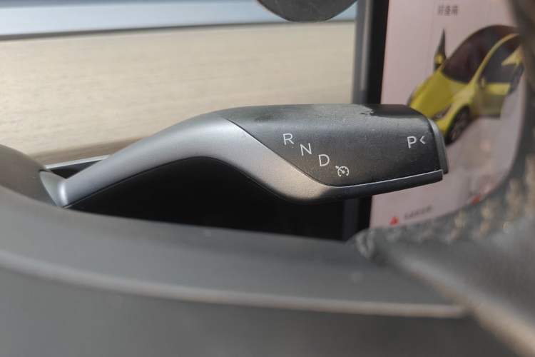 Used Tesla Model Y 2022 Revised Version Rear-Wheel Drive Gear Lever