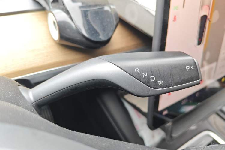 Used Tesla Model Y 2022 Long-Range All-Wheel-Drive Version Gear Lever