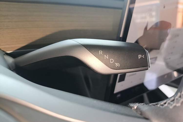 Used Tesla Model Y 2022 Revised Version Rear-Wheel Drive Gear Lever