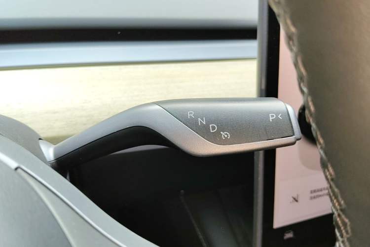 Used Tesla Model Y 2022 Revised Version Rear-Wheel Drive Gear Lever