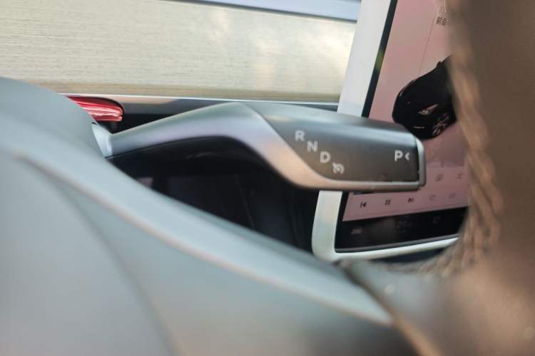 Used Tesla Model Y 2022 Revised Version Rear-Wheel Drive Gear Lever