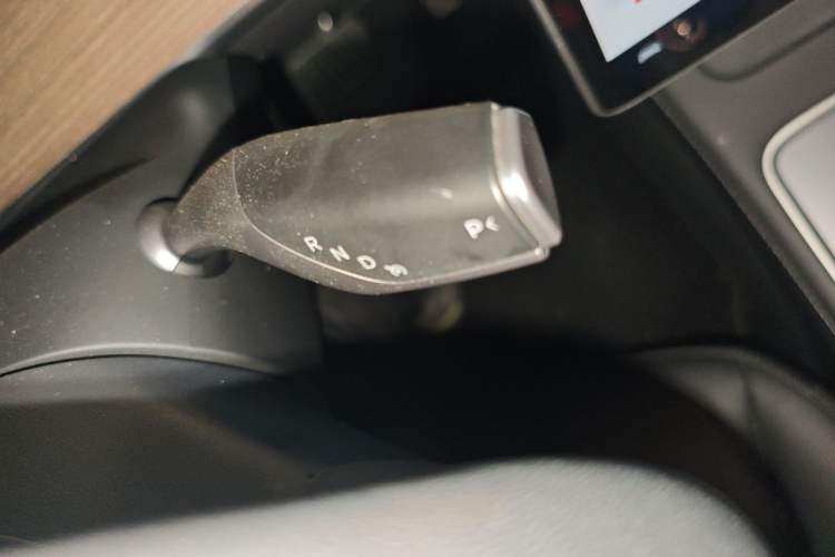 Used Tesla Model Y 2022 Revised Version Rear-Wheel Drive Gear Lever