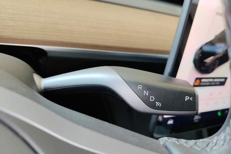 Used Tesla Model Y 2022 Revised Version Rear-Wheel Drive Gear Lever