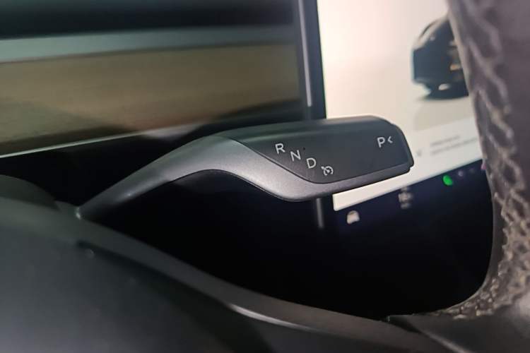 Used Tesla Model Y 2022 Revised Version Rear-Wheel Drive Gear Lever