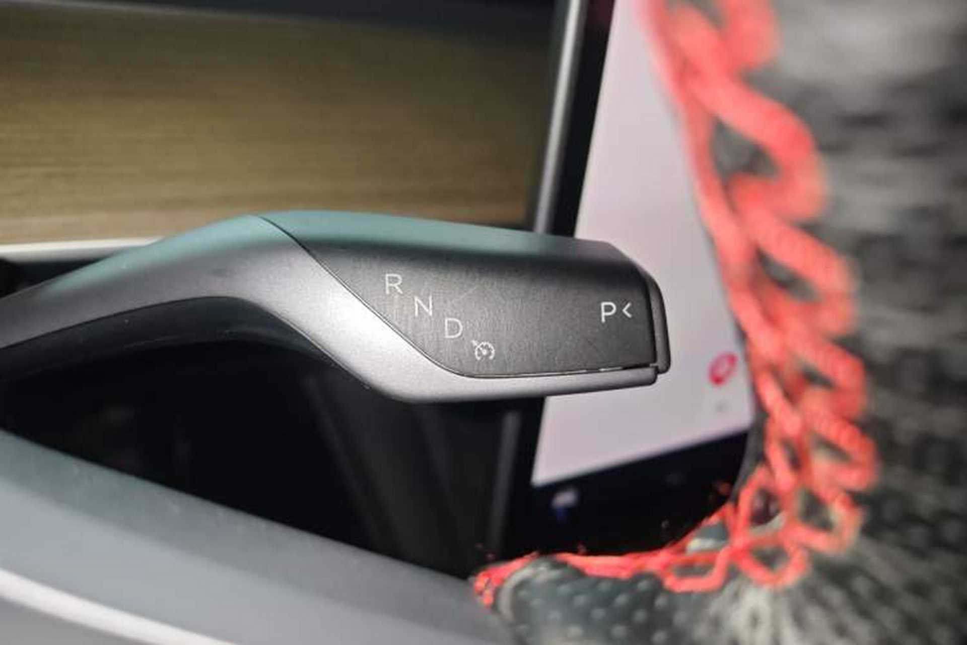 Used Tesla Model Y 2022 Revised Version Rear-Wheel Drive Gear Lever