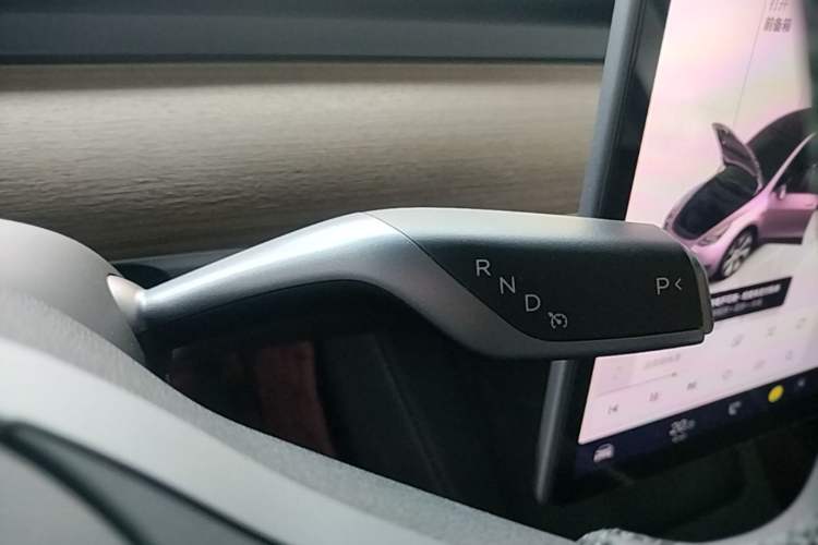 Used Tesla Model Y 2022 Revised Version Rear-Wheel Drive Gear Lever