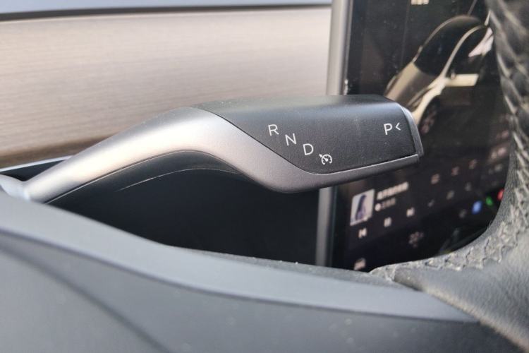 Used Tesla Model Y 2022 Revised Version Rear-Wheel Drive Gear Lever