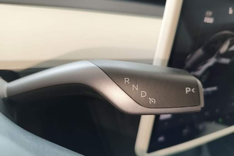Used Tesla Model Y 2022 Revised Version Rear-Wheel Drive Gear Lever