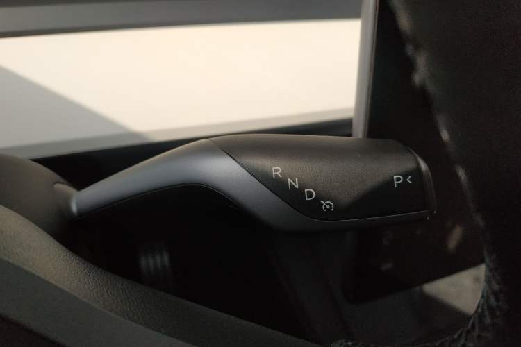 Used Tesla Model Y 2022 Performance High-Performance All-Wheel-Drive Version Gear Lever
