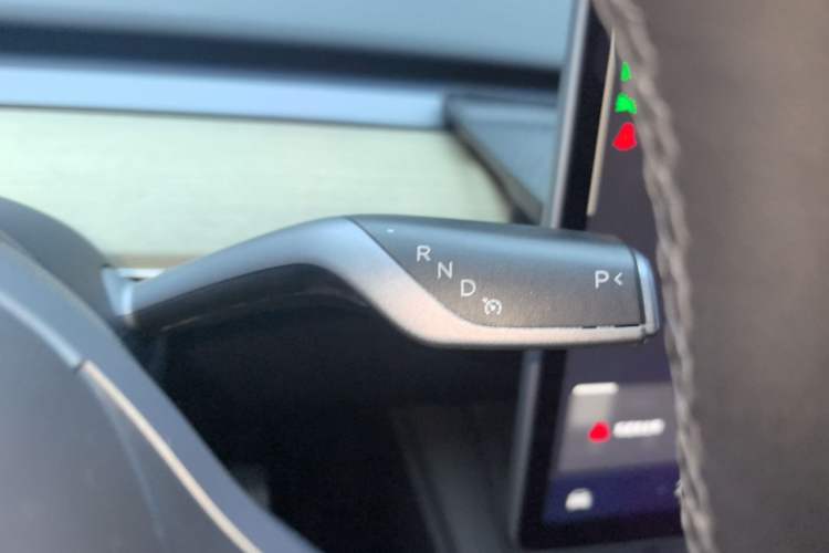 Used Tesla Model Y 2022 Performance High-Performance All-Wheel-Drive Version Gear Lever