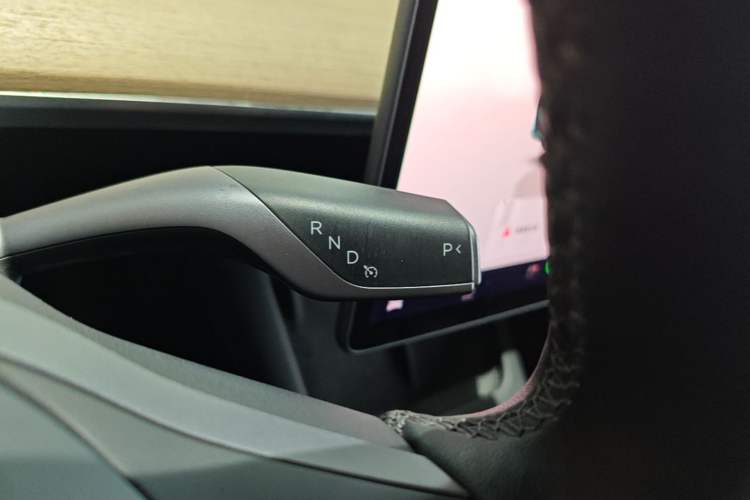 Used Tesla Model Y 2022 Revised Version Rear-Wheel Drive Gear Lever