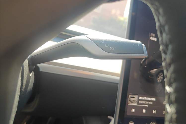 Used Tesla Model Y 2022 Revised Version Rear-Wheel Drive Gear Lever