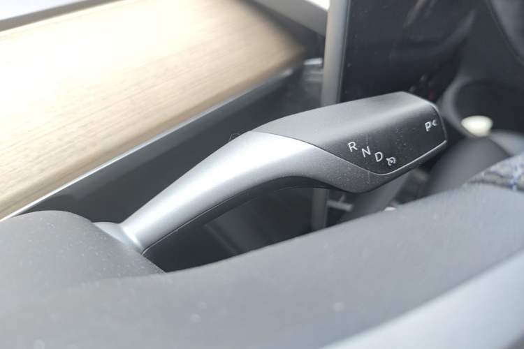 Used Tesla Model Y 2022 Revised Version Rear-Wheel Drive Gear Lever