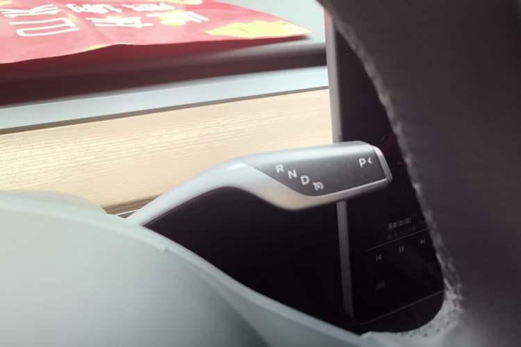 Used Tesla Model Y 2022 Performance High-Performance All-Wheel-Drive Version Gear Lever
