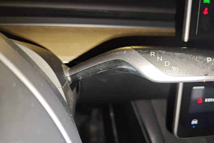 Used Tesla Model Y 2022 Revised Version Rear-Wheel Drive Gear Lever