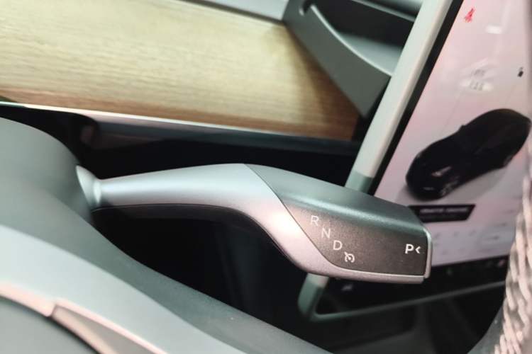 Used Tesla Model Y 2022 Revised Version Rear-Wheel Drive Gear Lever