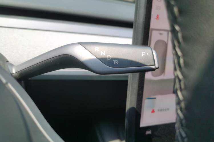 Used Tesla Model Y 2022 Revised Version Rear-Wheel Drive Gear Lever