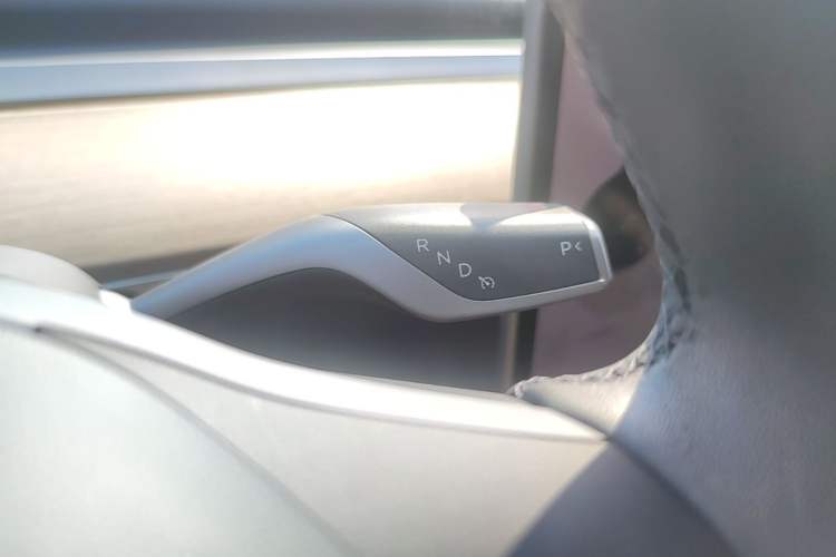 Used Tesla Model Y 2022 Revised Version Rear-Wheel Drive Gear Lever