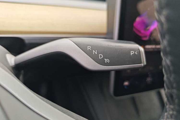 Used Tesla Model Y 2022 Revised Version Rear-Wheel Drive Gear Lever