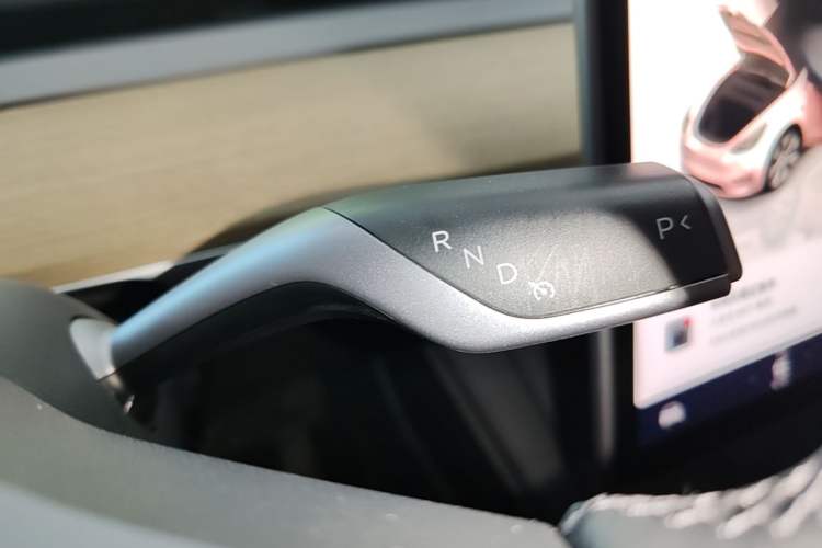 Used Tesla Model Y 2022 Revised Version Rear-Wheel Drive Gear Lever
