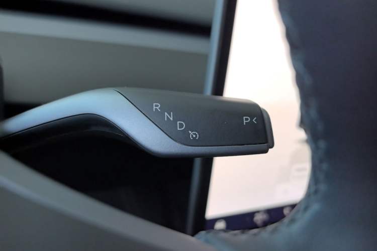 Used Tesla Model Y 2022 Revised Version Rear-Wheel Drive Gear Lever