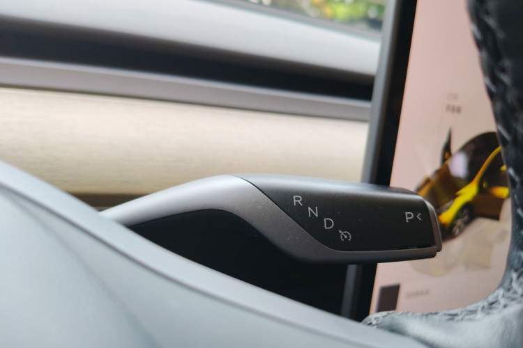 Used Tesla Model Y 2022 Revised Version Rear-Wheel Drive Gear Lever