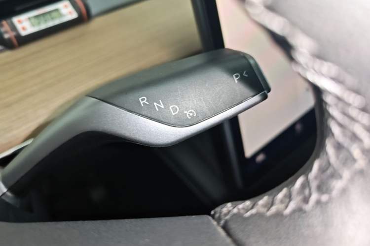 Used Tesla Model Y 2022 Long-Range All-Wheel-Drive Version Gear Lever