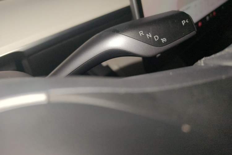 Used Tesla Model Y 2022 Revised Version Rear-Wheel Drive Gear Lever