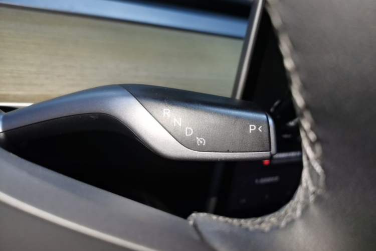 Used Tesla Model Y 2022 Revised Version Rear-Wheel Drive Gear Lever