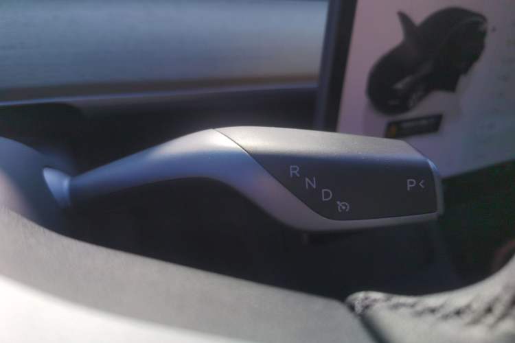 Used Tesla Model Y 2022 Revised Version Rear-Wheel Drive Gear Lever