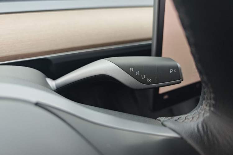 Used Tesla Model Y 2022 Performance High-Performance All-Wheel-Drive Version Gear Lever