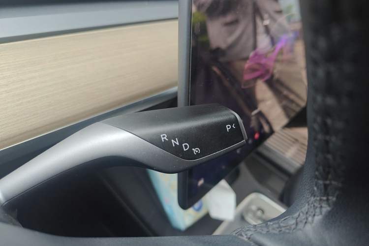 Used Tesla Model Y 2022 Revised Version Rear-Wheel Drive Gear Lever