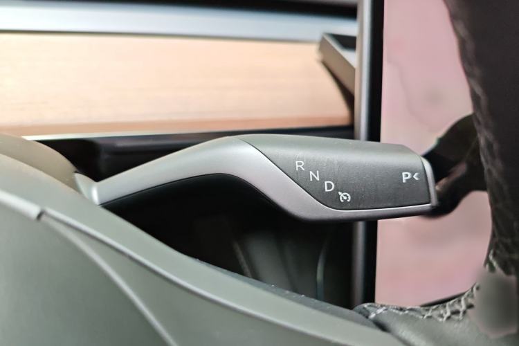 Used Tesla Model Y 2022 Performance High-Performance All-Wheel-Drive Version Gear Lever