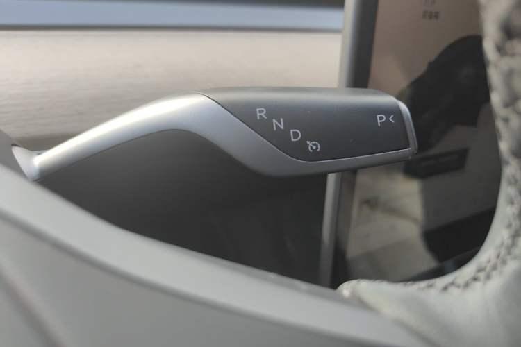 Used Tesla Model Y 2022 Revised Version Rear-Wheel Drive Gear Lever