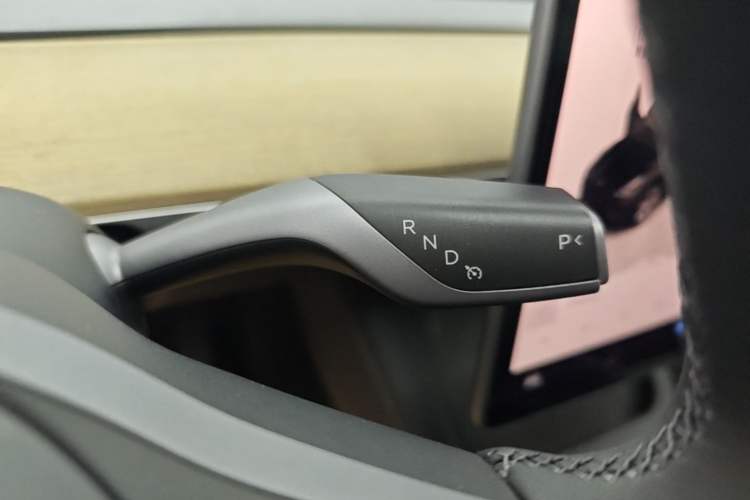 Used Tesla Model Y 2022 Revised Version Rear-Wheel Drive Gear Lever