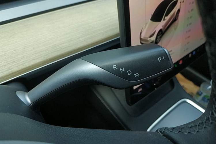 Used Tesla Model Y 2022 Revised Version Rear-Wheel Drive Gear Lever