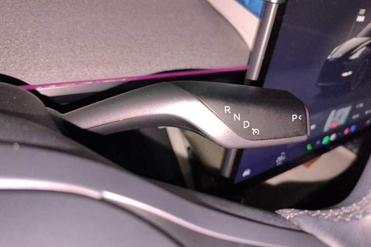 Used Tesla Model Y 2022 Performance High-Performance All-Wheel-Drive Version Gear Lever