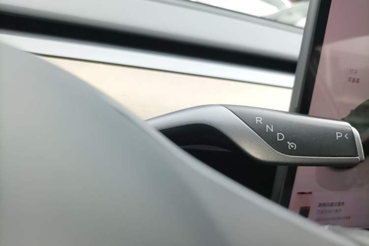 Used Tesla Model Y 2022 Long-Range All-Wheel-Drive Version Gear Lever