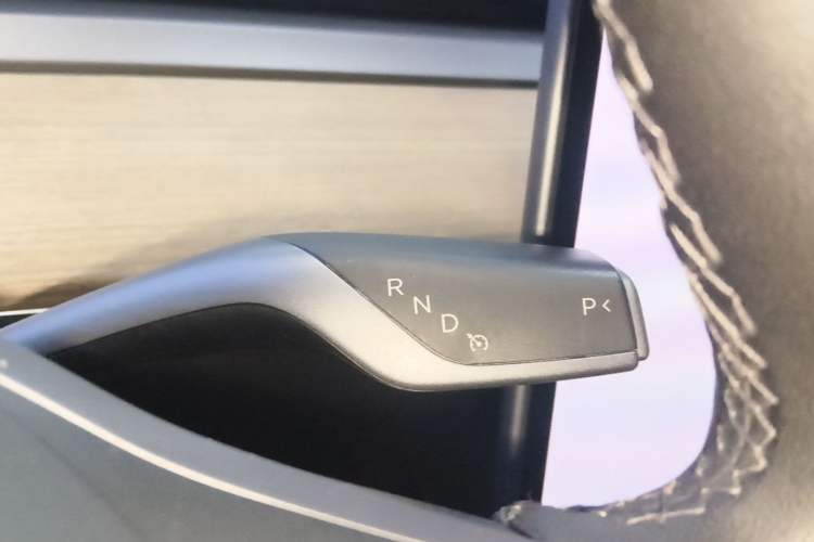 Used Tesla Model Y 2022 Long-Range All-Wheel-Drive Version Gear Lever
