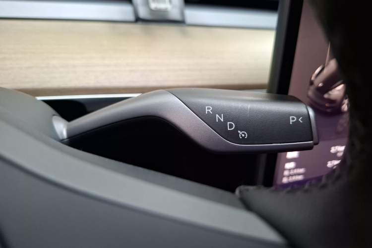 Used Tesla Model Y 2022 Revised Version Rear-Wheel Drive Gear Lever