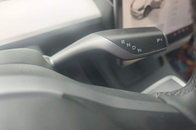 Used Tesla Model Y 2022 Revised Version Rear-Wheel Drive Gear Lever
