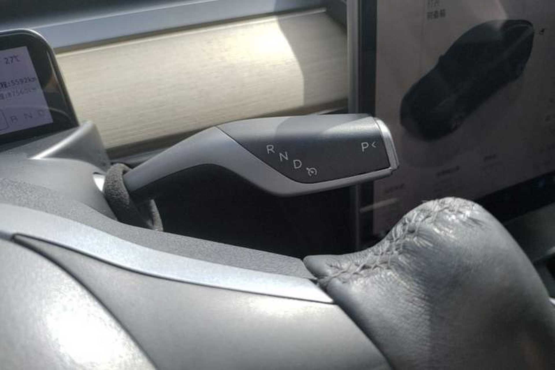 Used Tesla Model Y 2022 Revised Version Rear-Wheel Drive Gear Lever