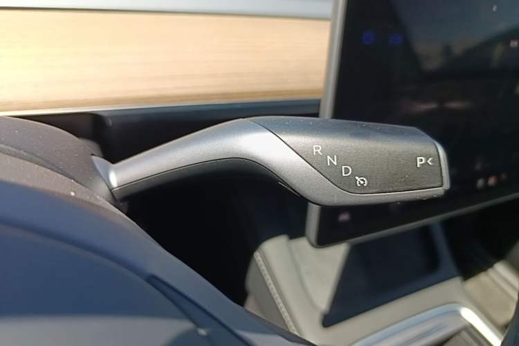 Used Tesla Model Y 2022 Performance High-Performance All-Wheel-Drive Version Gear Lever