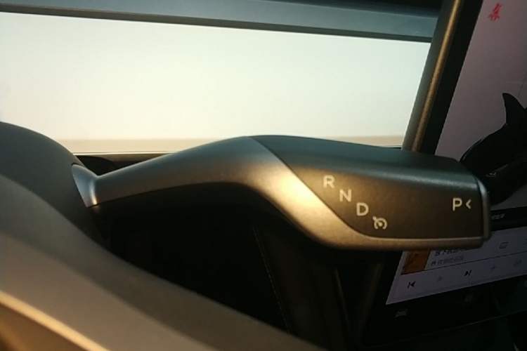 Used Tesla Model Y 2022 Revised Version Rear-Wheel Drive Gear Lever