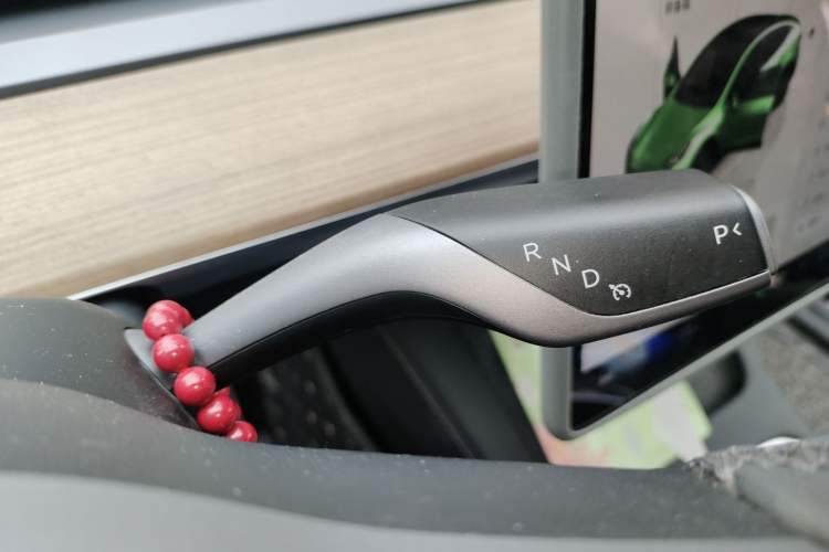 Used Tesla Model Y 2022 Revised Version Rear-Wheel Drive Gear Lever